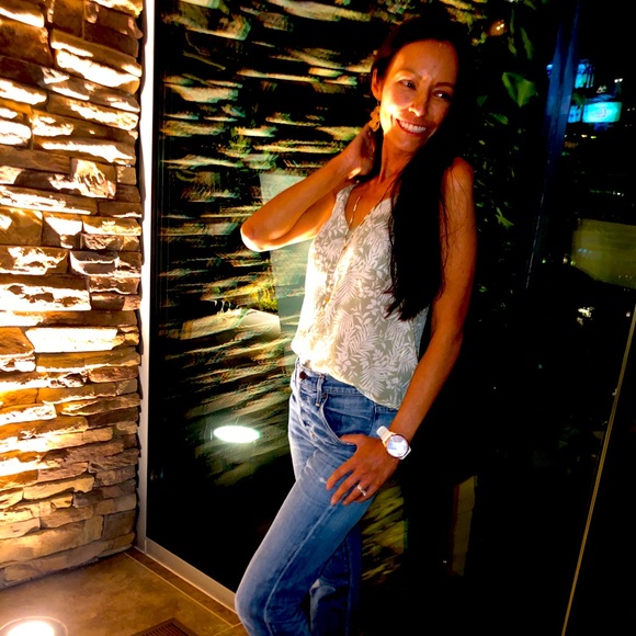 Meet your Posher, Vicky - Picture 2 of 2